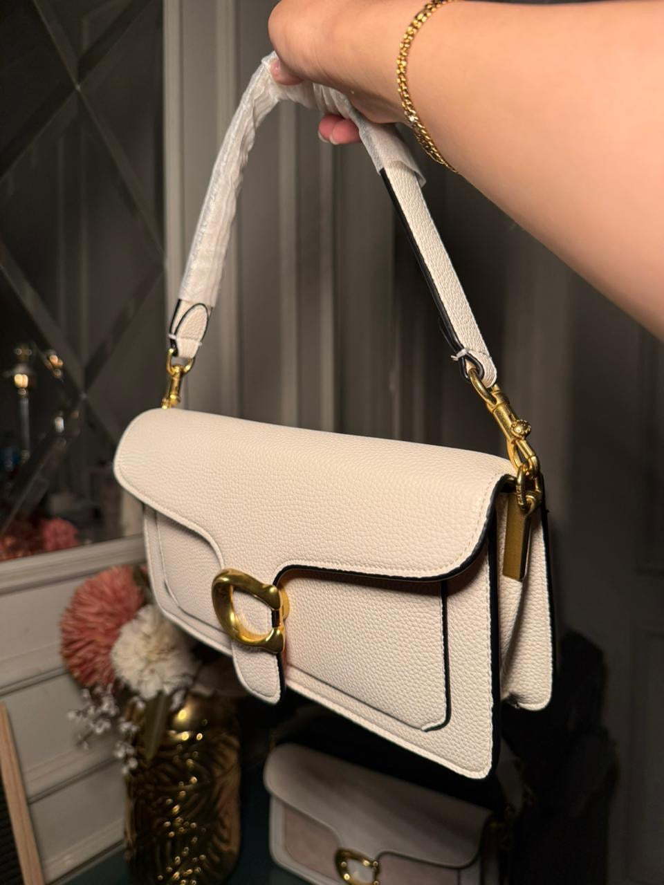 WHITE TABBY COACH SHOULDER BAG (WITH BOX) (IMMEDIATE DELIVERY AVAILABLE) 26CM