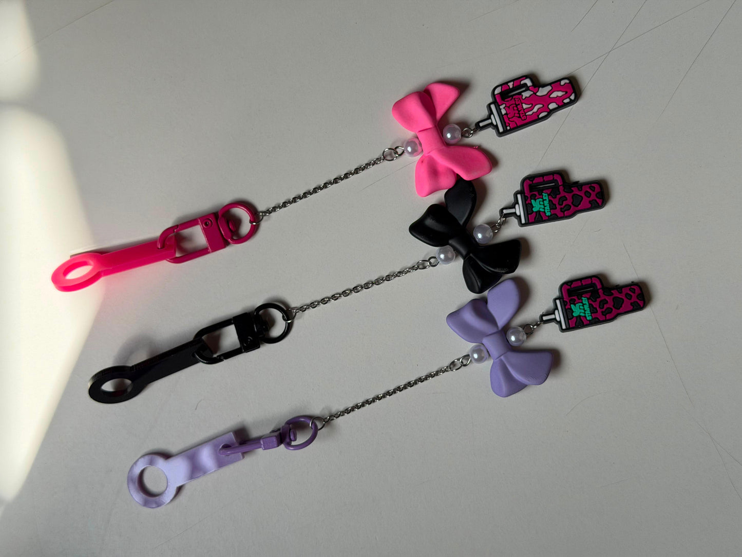 Tumbler charm with bow