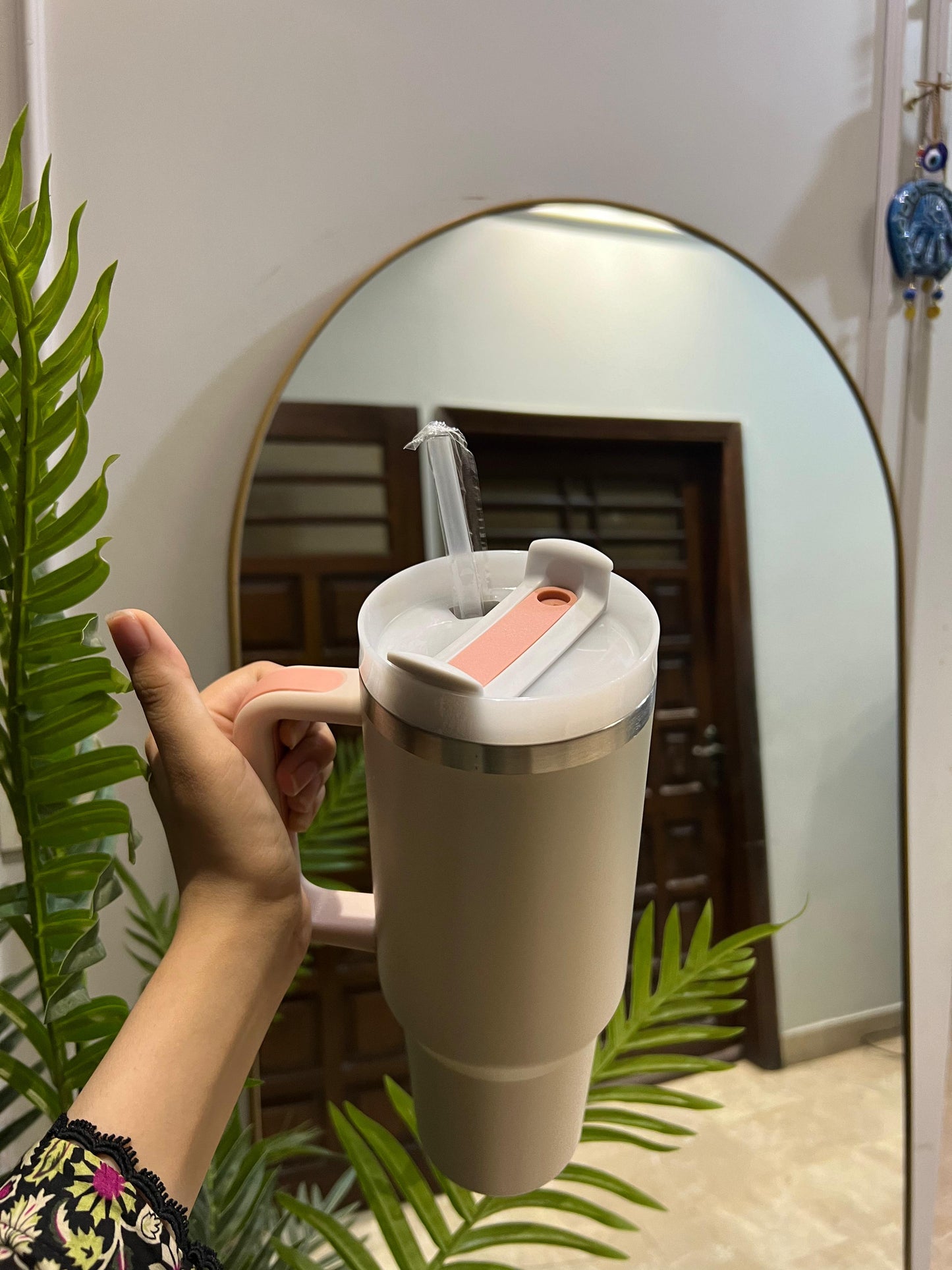 Rose quencher tumbler 40oz