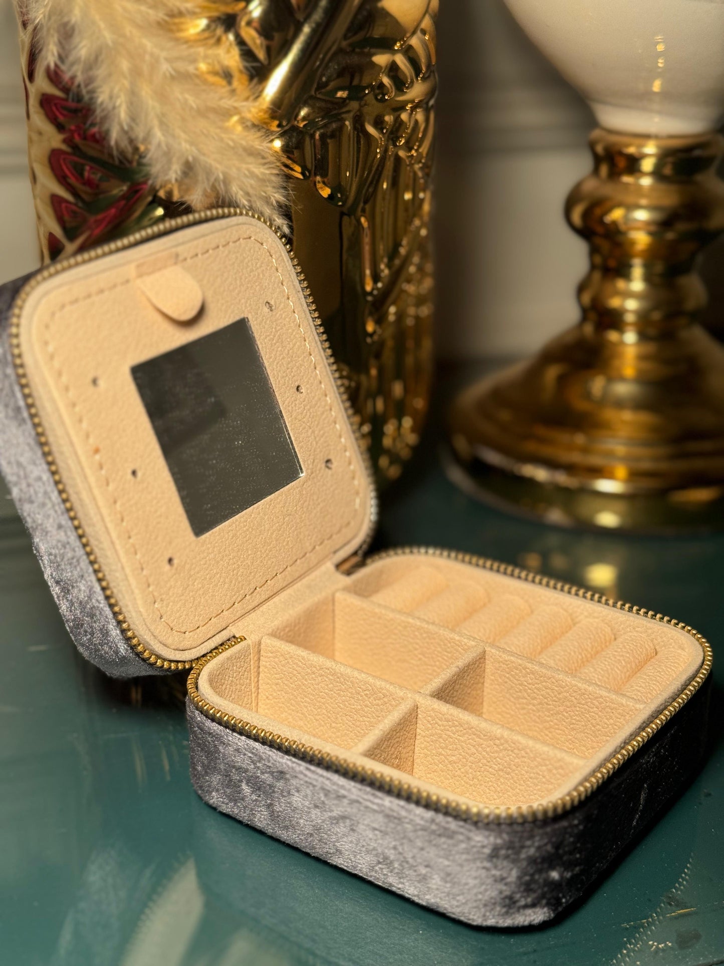 White square Jewelry velvet organizer
