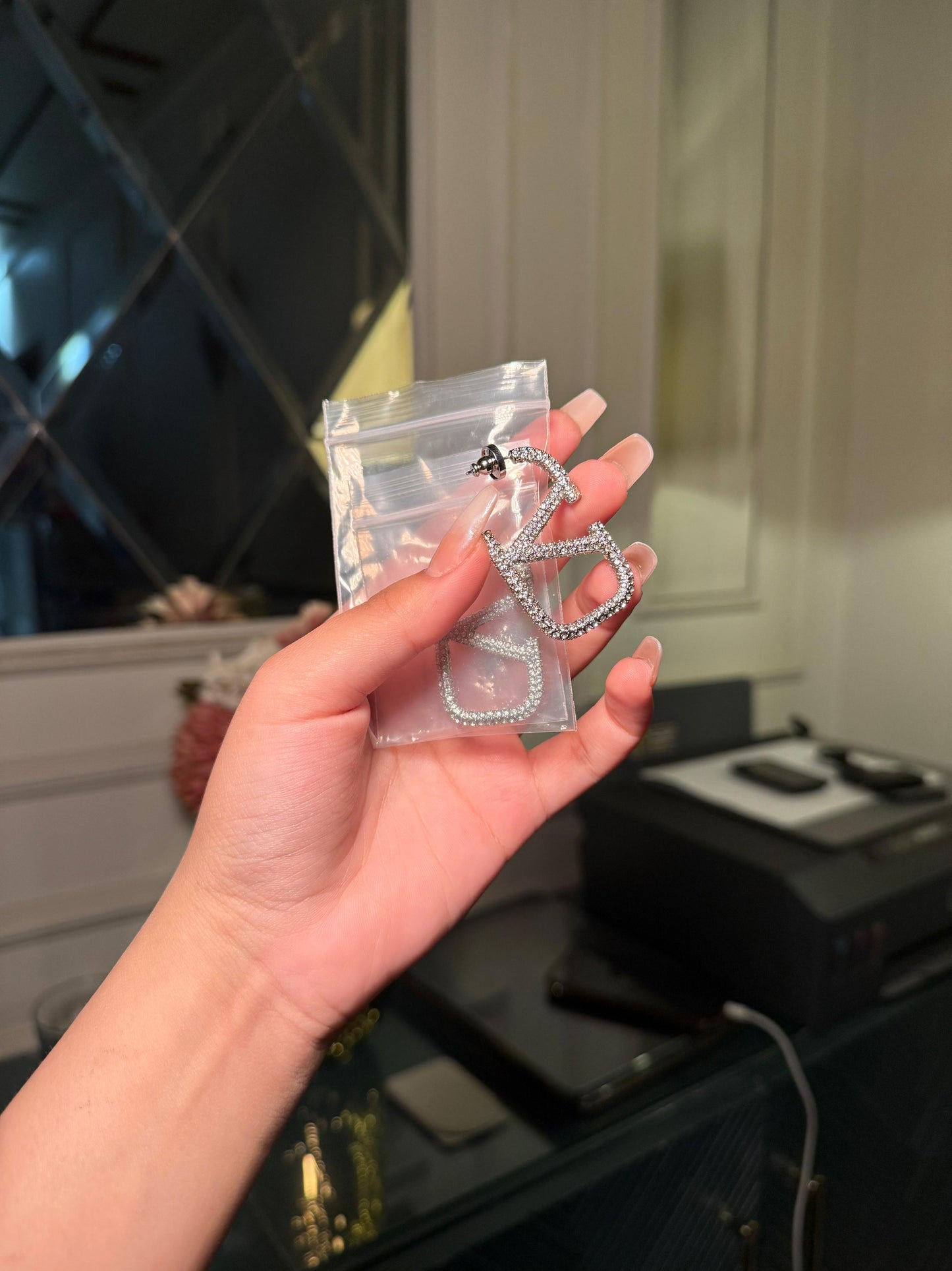Big Sliver Glitter Valentino earring (instock)