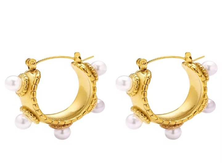 Elizabeth Locke pearl hoops