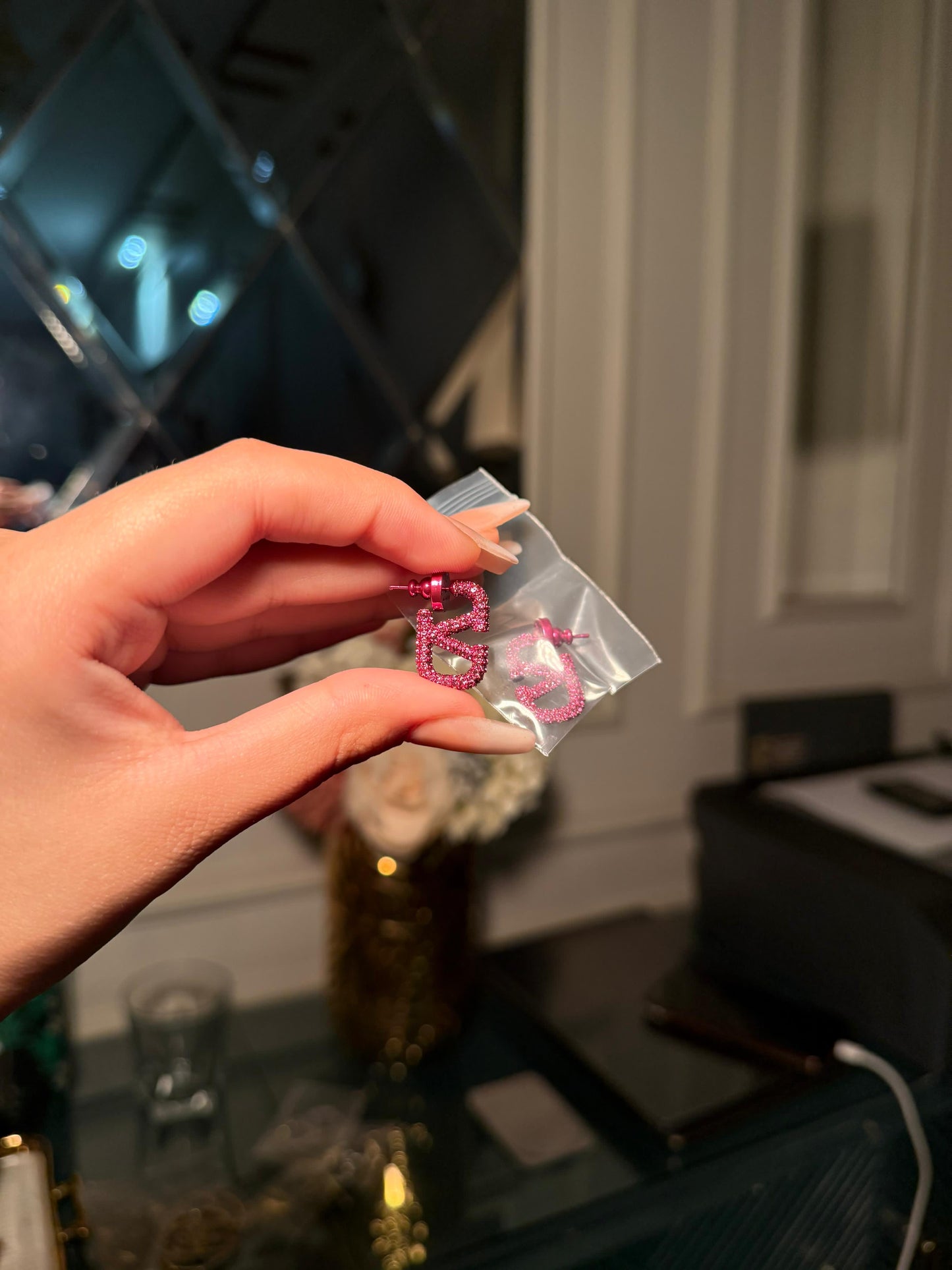 Small Pink Glitter Valentino studs (instock)