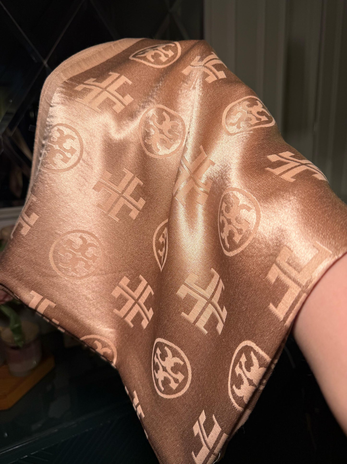 TORY BURCH Champaign scarf/ stole (IMMEDIATE DELIVERY AVAILABLE)