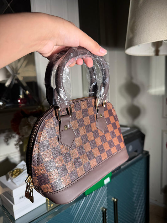 Louis Vuitton bag (IMMEDIATE DELIVERY AVAILABLE)