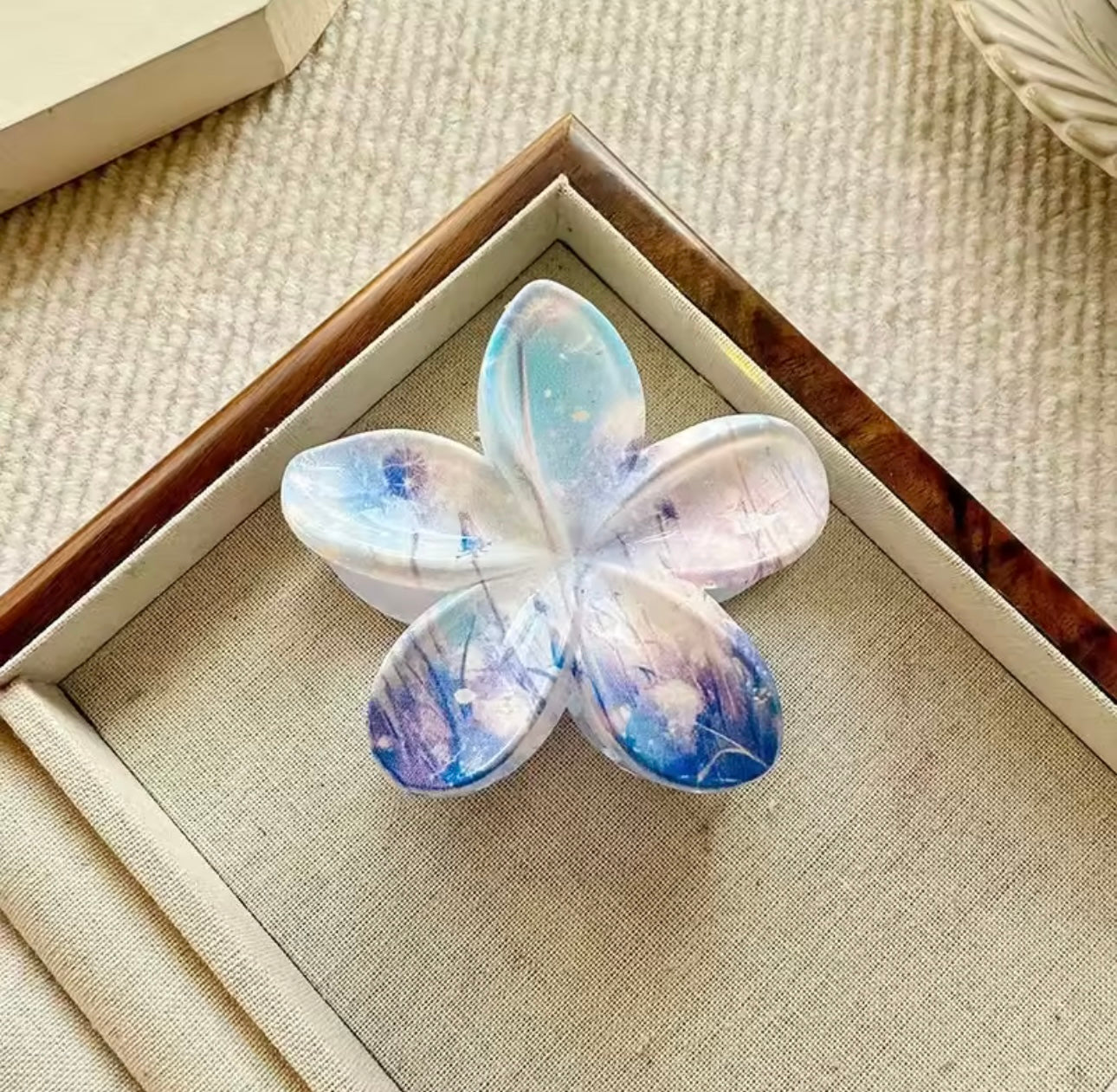 Celestia Bloom Hair claw (IMMEDIATE DELIVERY AVAILABLE)