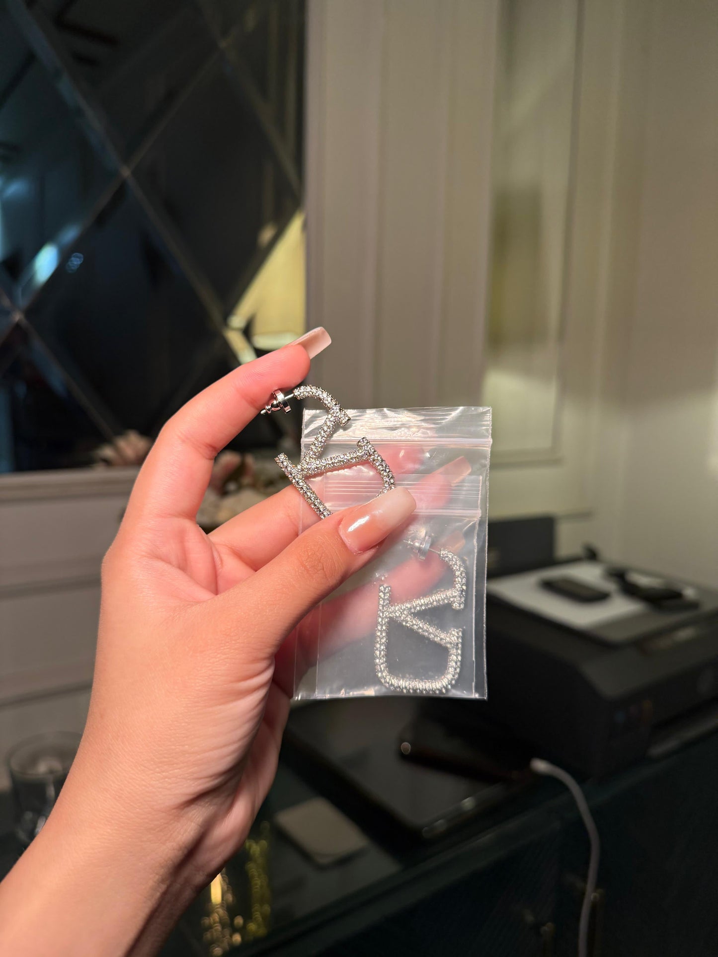Big Sliver Glitter Valentino earring (instock)