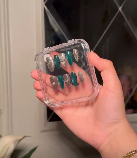 Green silver hand made nails L8