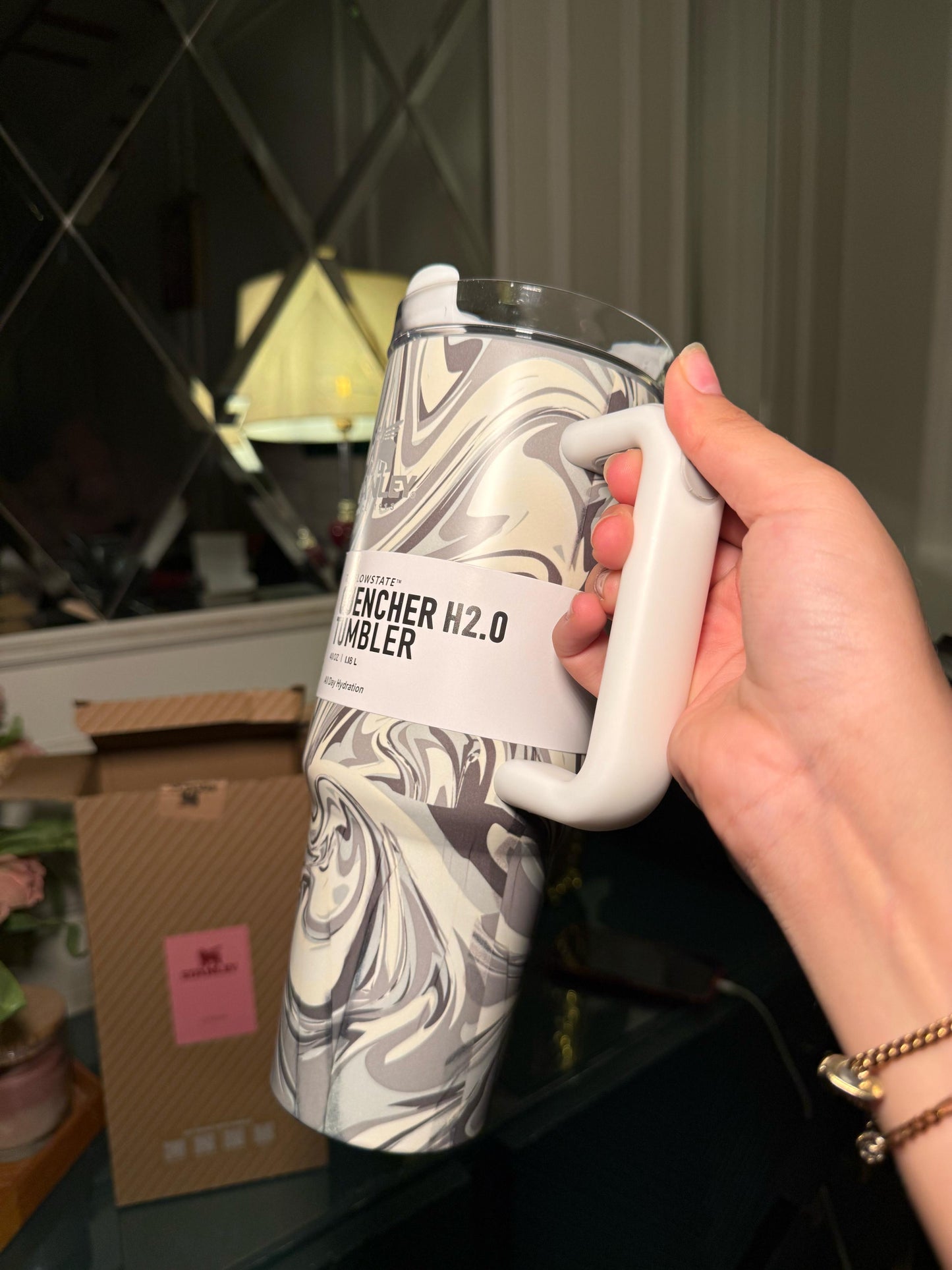 Grey/white Stanley 40oz (IMMEDIATE DELIVERY AVAILABLE)