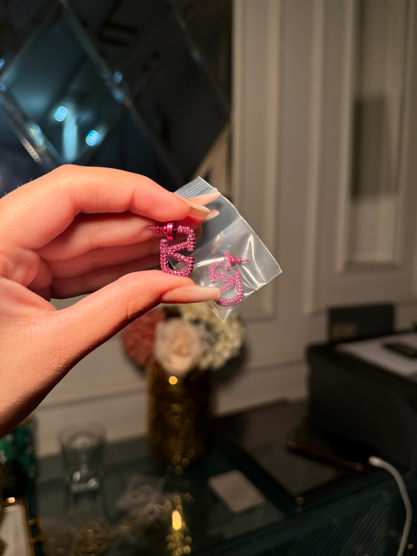 Small Pink Glitter Valentino studs (instock)