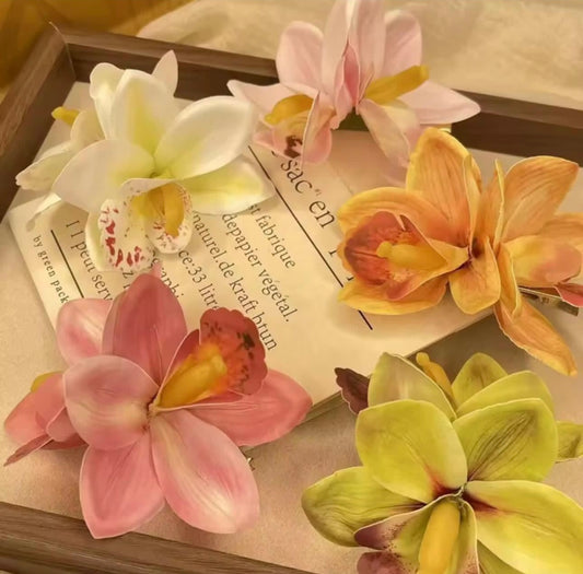 Hibiscus hair clip