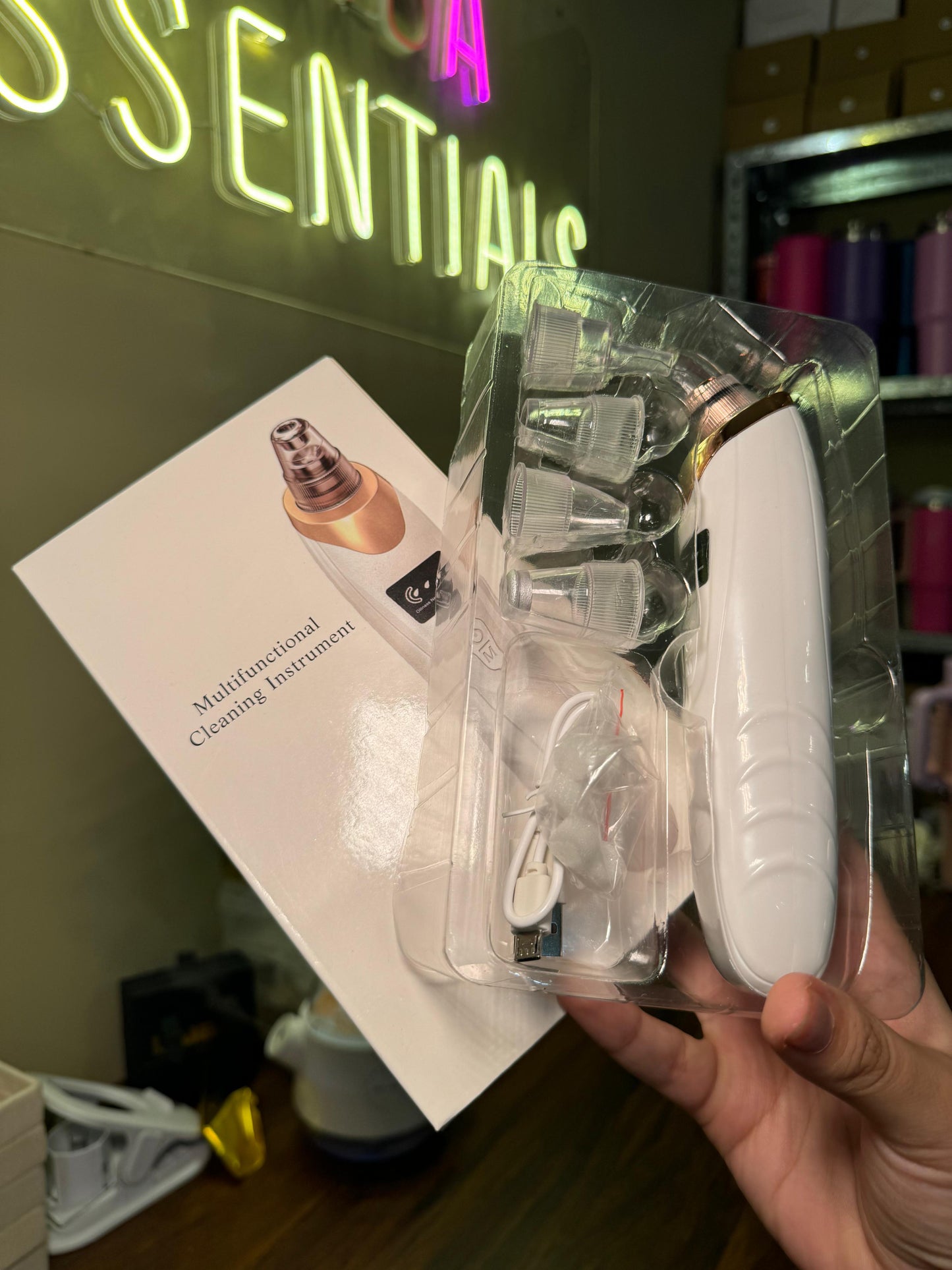 Multifunction pore cleansing suction device