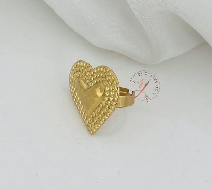 Heart ring