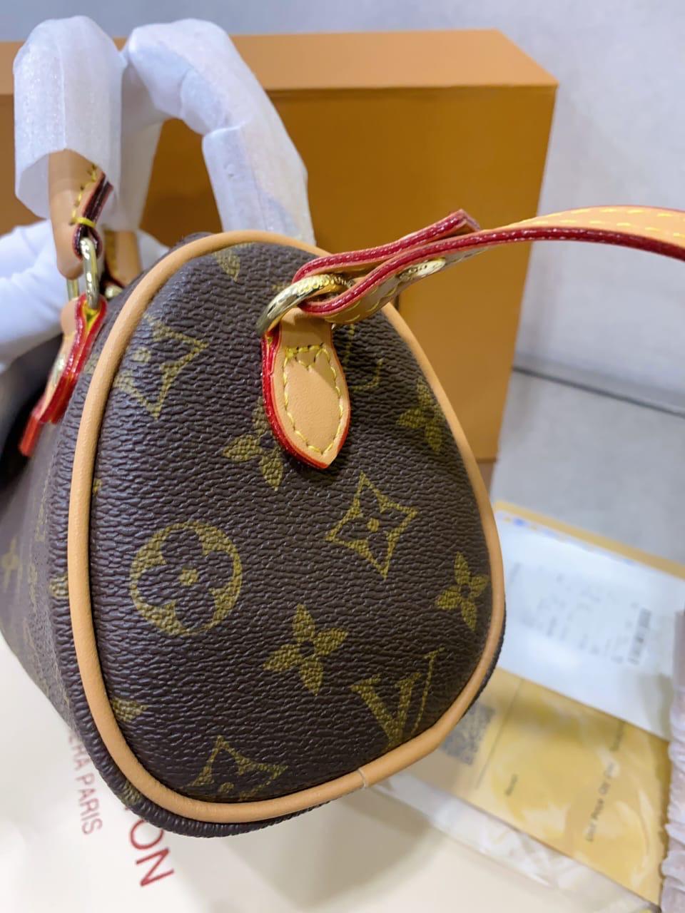 Lv box bag (available for immediate delivery)