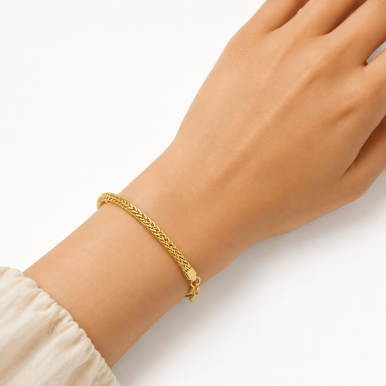 Regal Chain Gold Bracelet