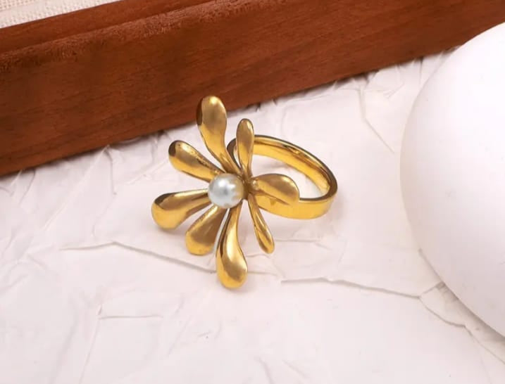 Big Flower pearl ring