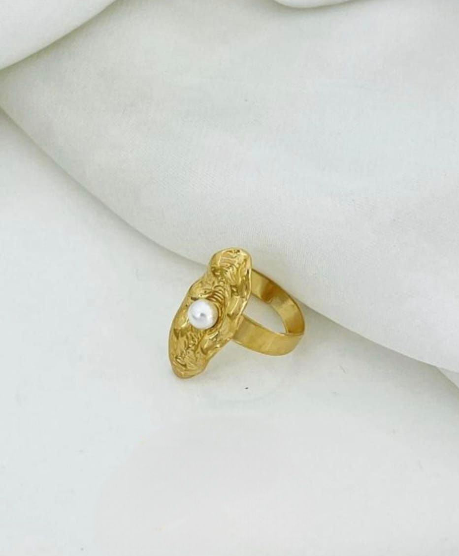 Single pearl ring