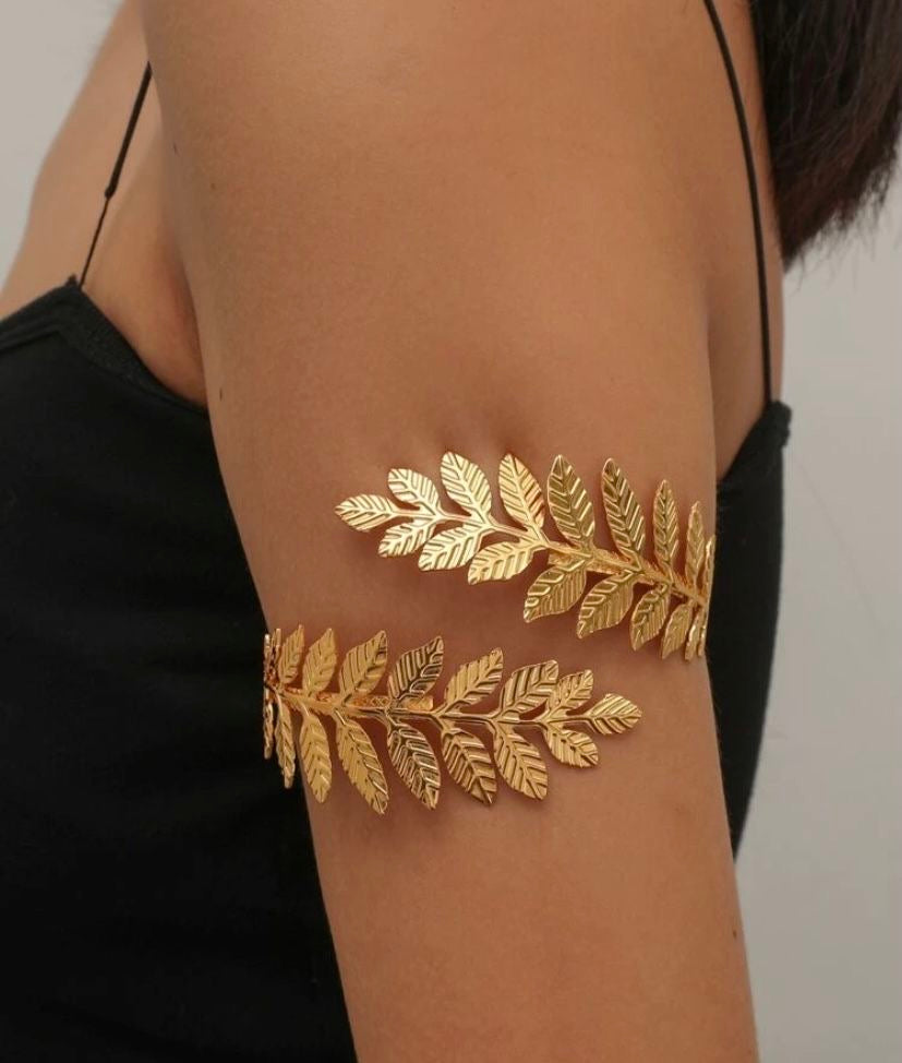 Golden leaf arm bracelet