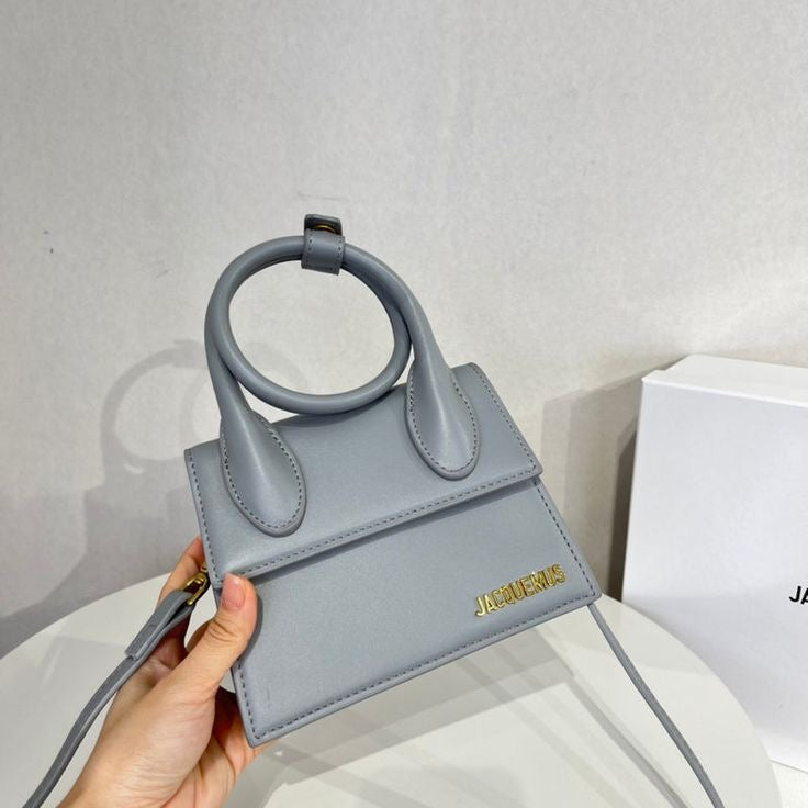 Mini Jacquemus hand bag (pre order)