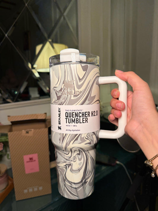 Grey/white Stanley 40oz (IMMEDIATE DELIVERY AVAILABLE)