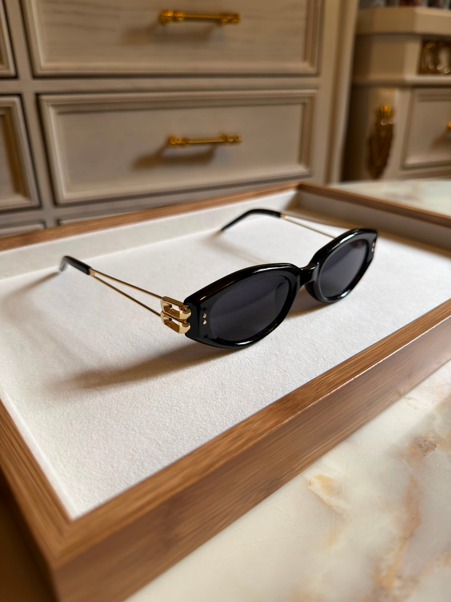 Gentle Monster Noir Oval Sunglasses