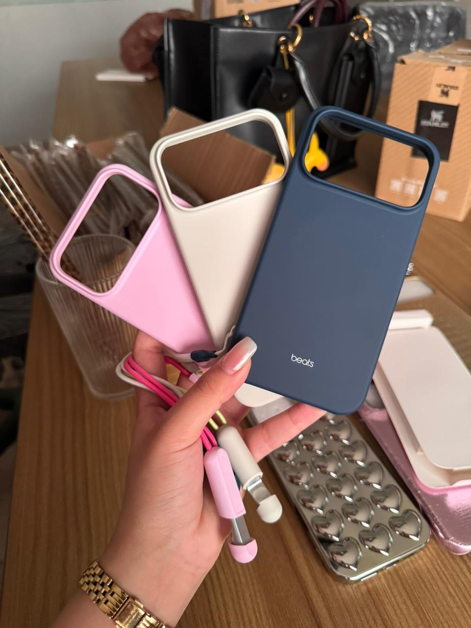 Beats iPhone 17 Pro Max Kickstand Case