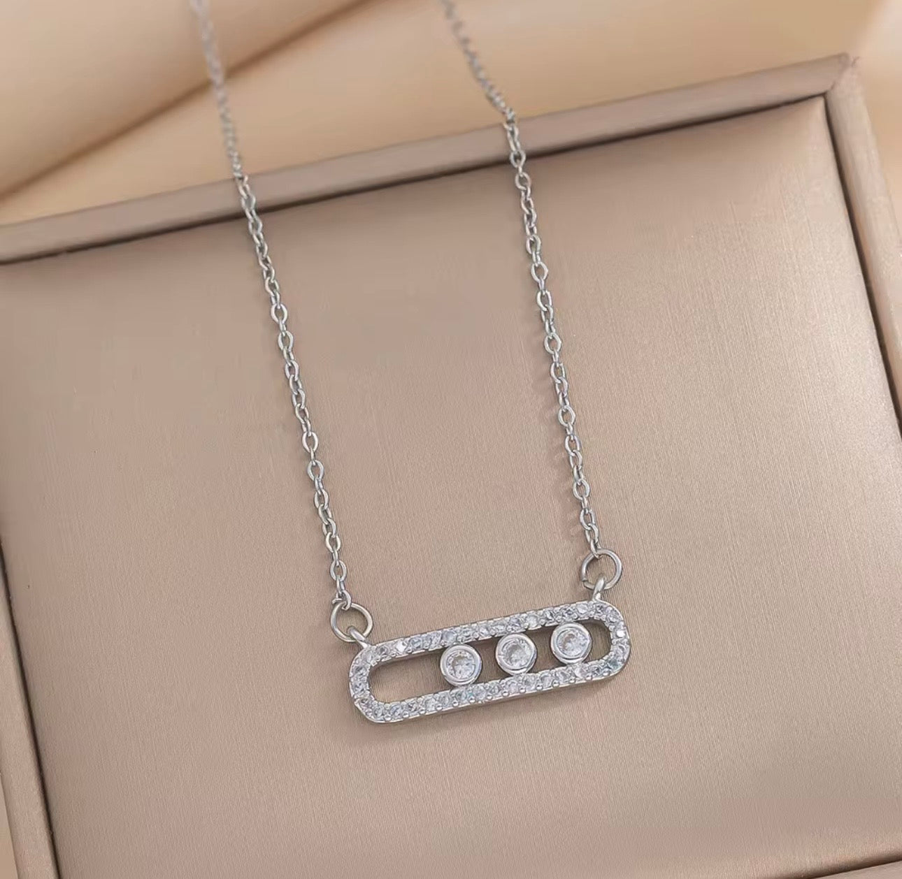 Silver Messika oval frame Necklace