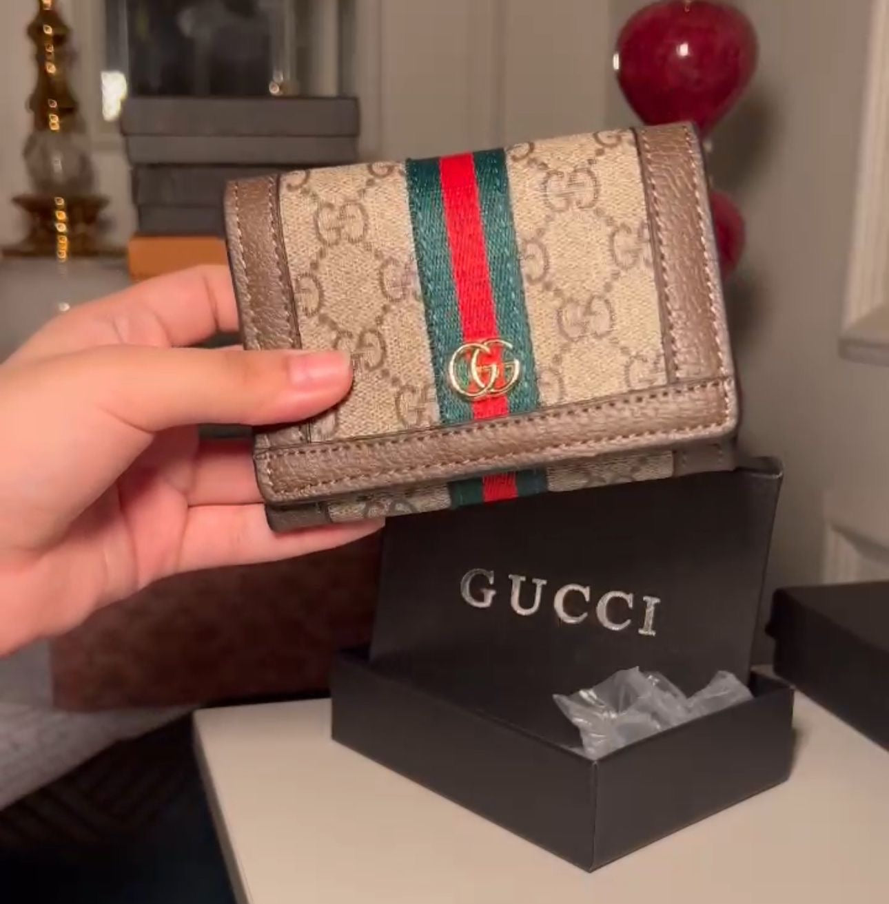 Gucci wallet (in stock)