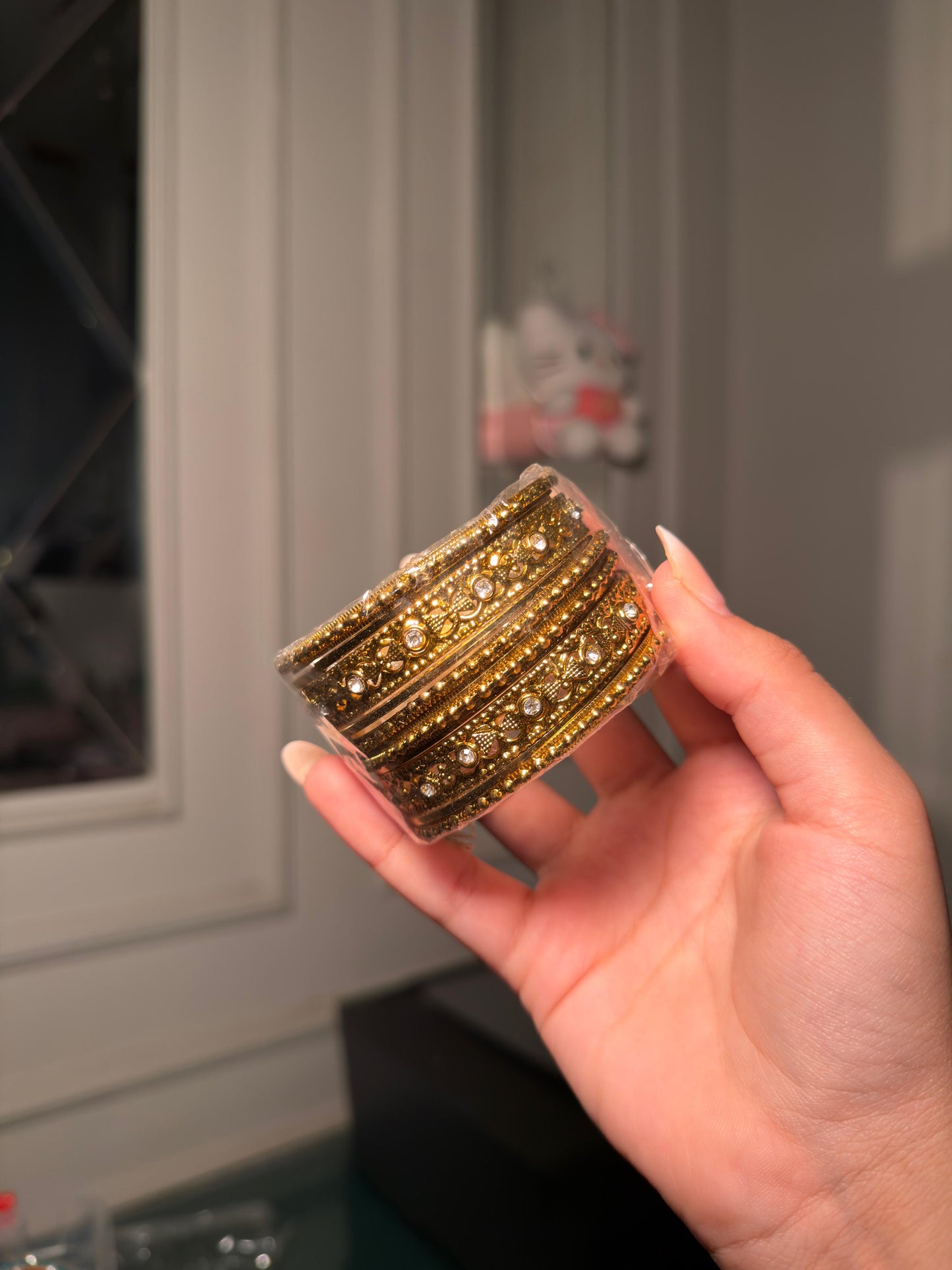 Classic Golden Kundan Bangles