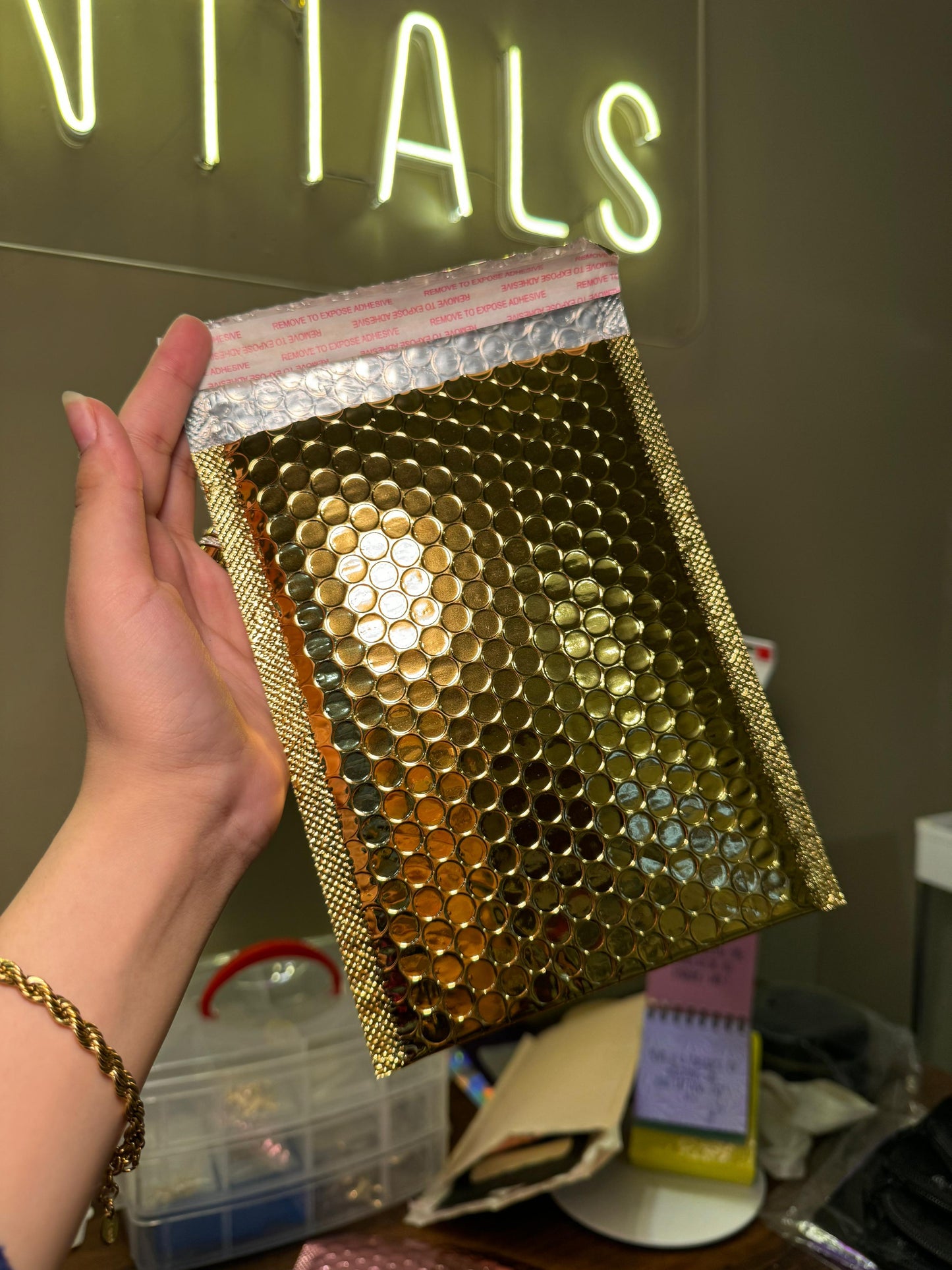 Golden holographic bubble mailer 15*20cm