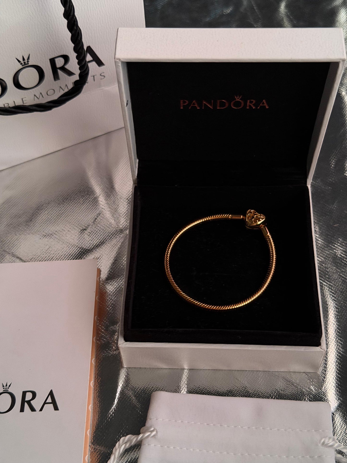 Pandora Moments Snake Chain Bracelet with Tree of Life Heart Clasp (Gold-Plated) – High quality, with Pandora packaging.