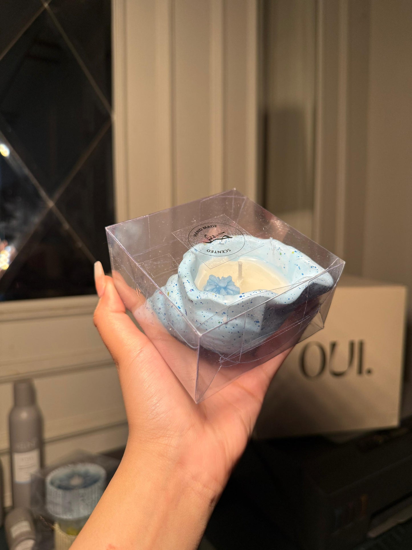 Sly blue shell scented candle