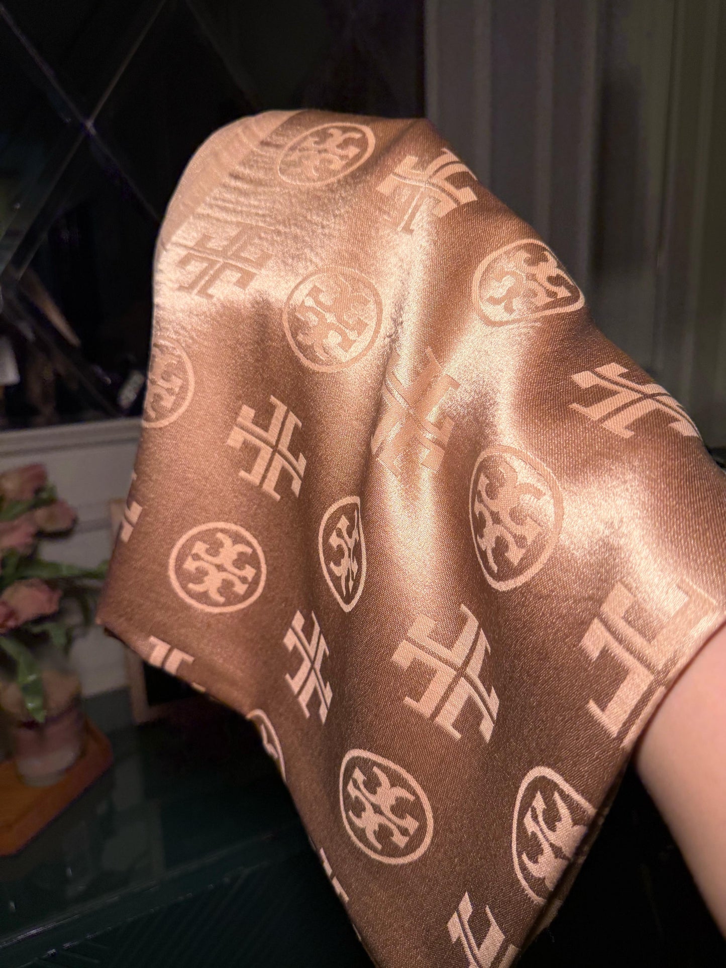 TORY BURCH Champaign scarf/ stole (IMMEDIATE DELIVERY AVAILABLE)