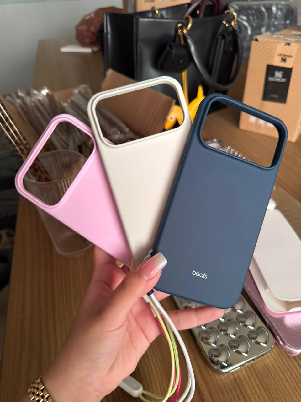 Beats iPhone 17 Pro Max Kickstand Case