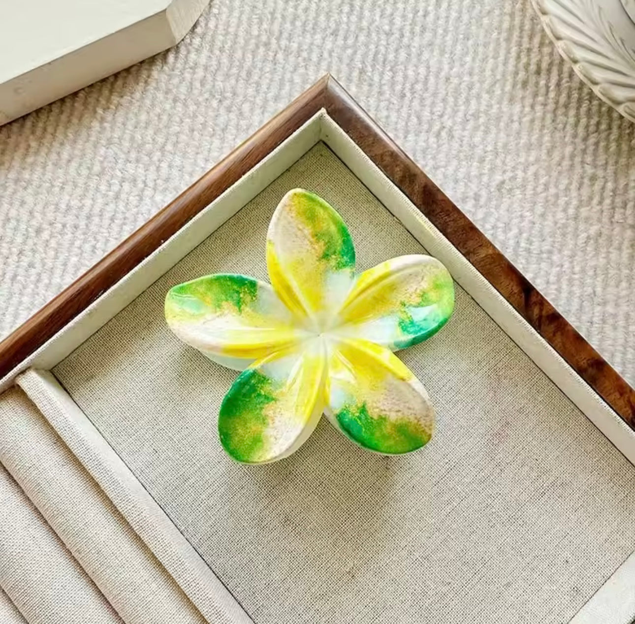 LushLilies Hair Claws (IMMEDIATE DELIVERY AVAILABLE)