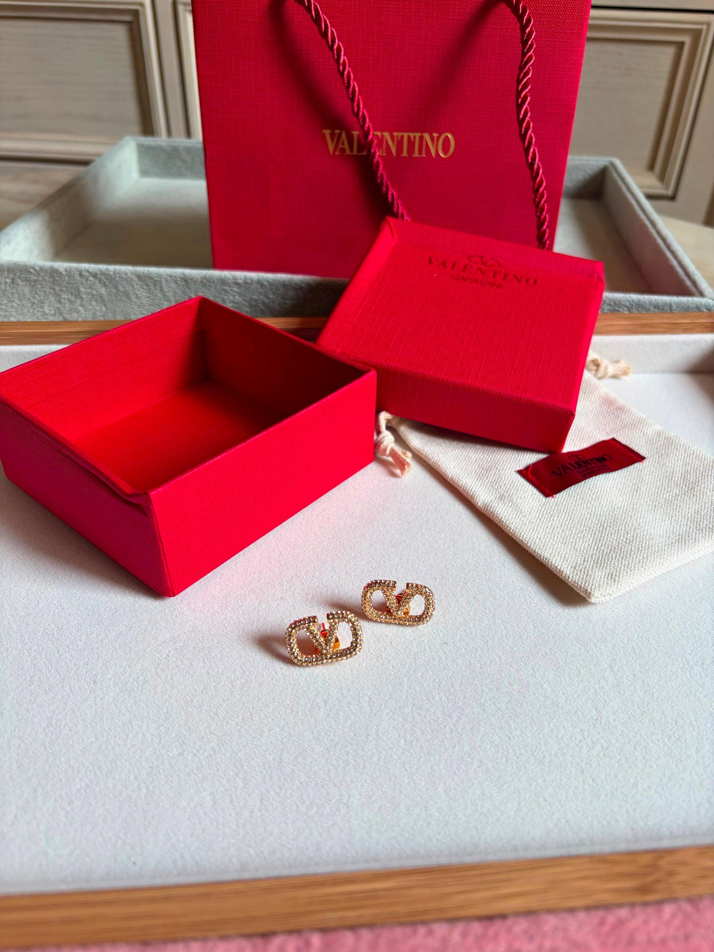 Valentino Garavani Aretes VLogo
Signature | Dorado