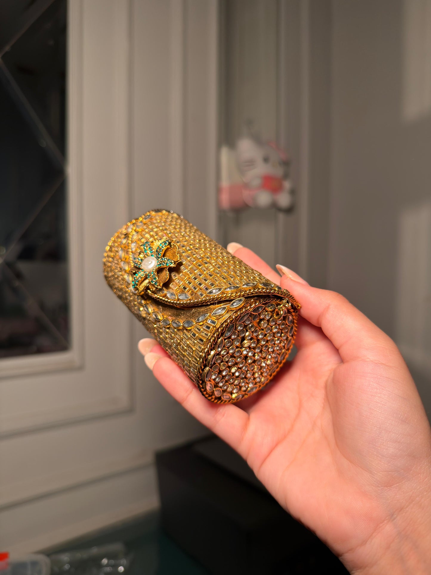 Golden Kundan Flower Clutch