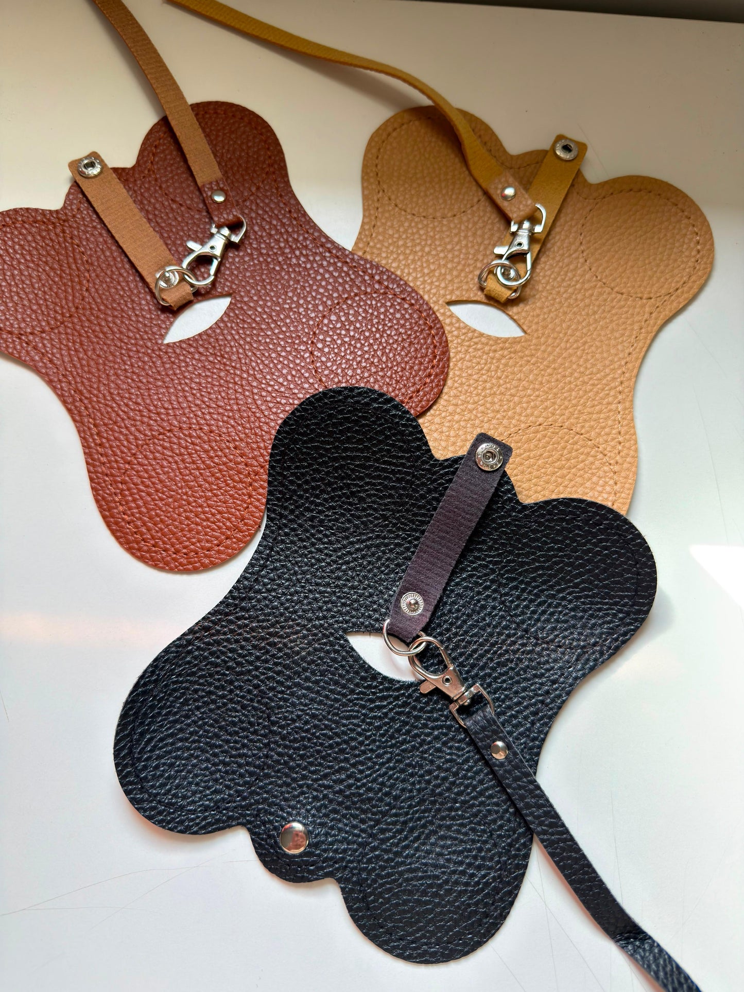 PU Leather Eyewear Holder Charm Keychain