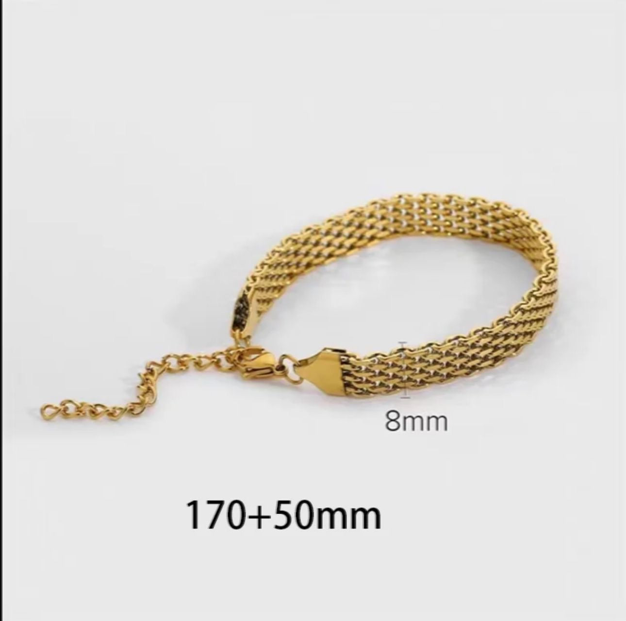 Gold pleated bracelet