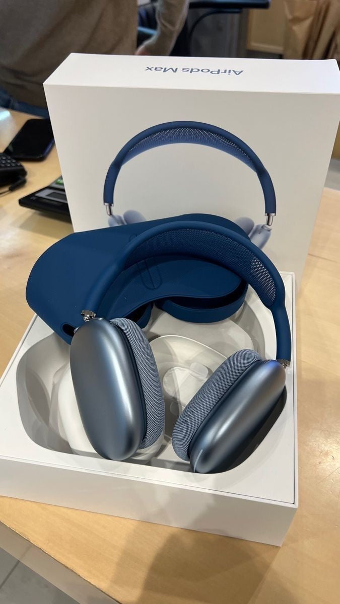 Blue Apple AirPods Max (20-25 DAYS DELIVERY TIME)