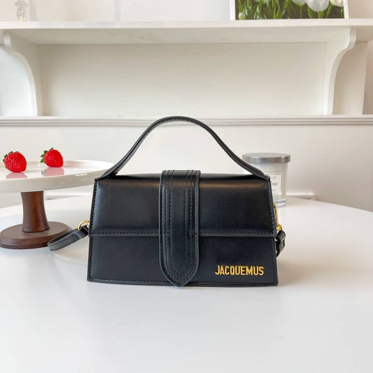 Black Jacquemus hand bag (in stock)