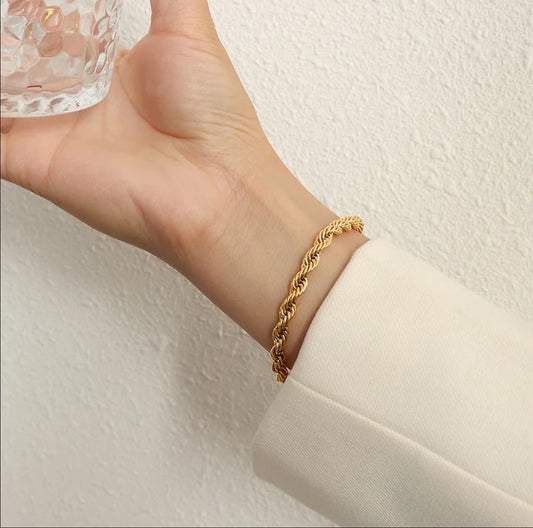 Textured gold hour bracelet