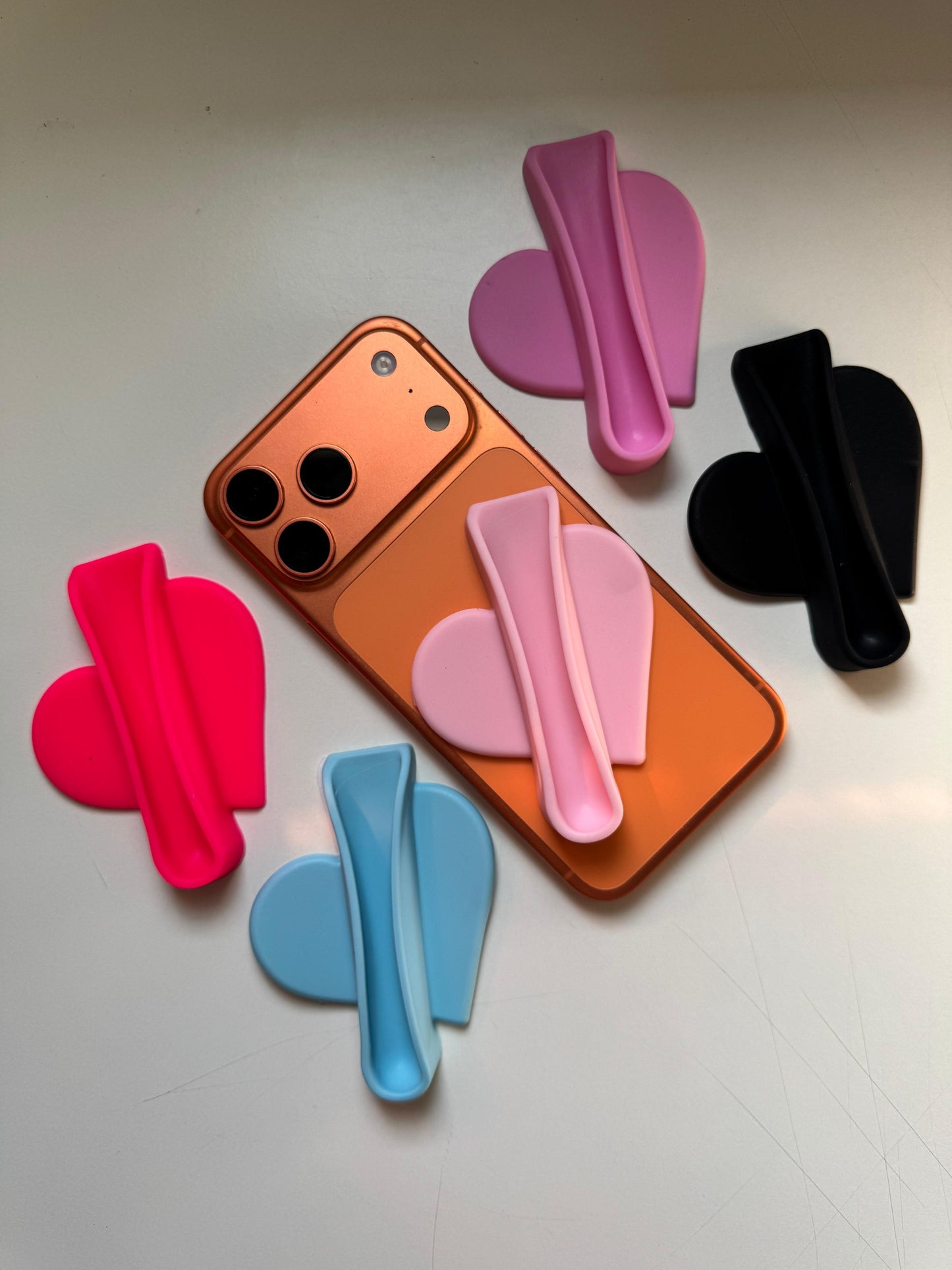 Heart Hug Holder – for the heart shape