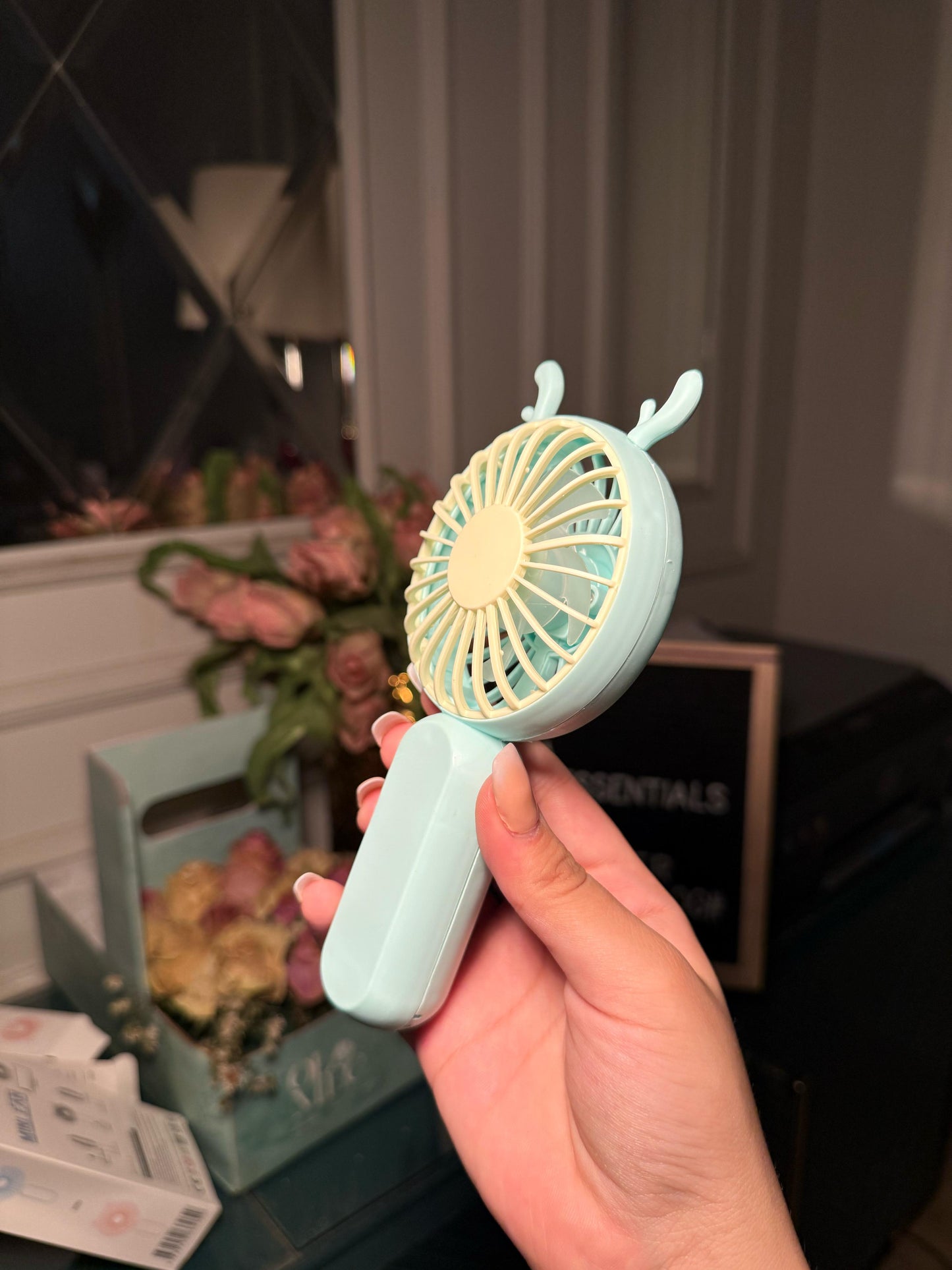 Minty Reindeer Cool Fan F22