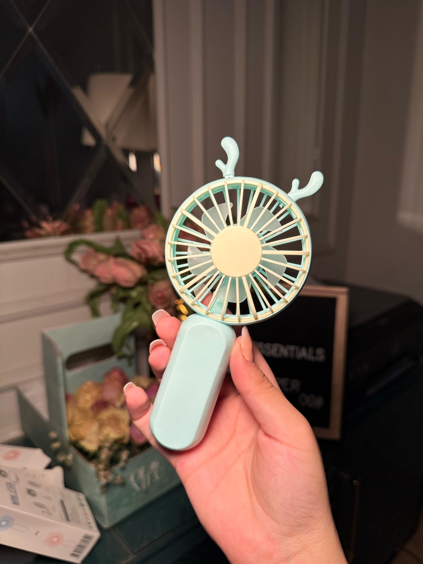 Minty Reindeer Cool Fan F22