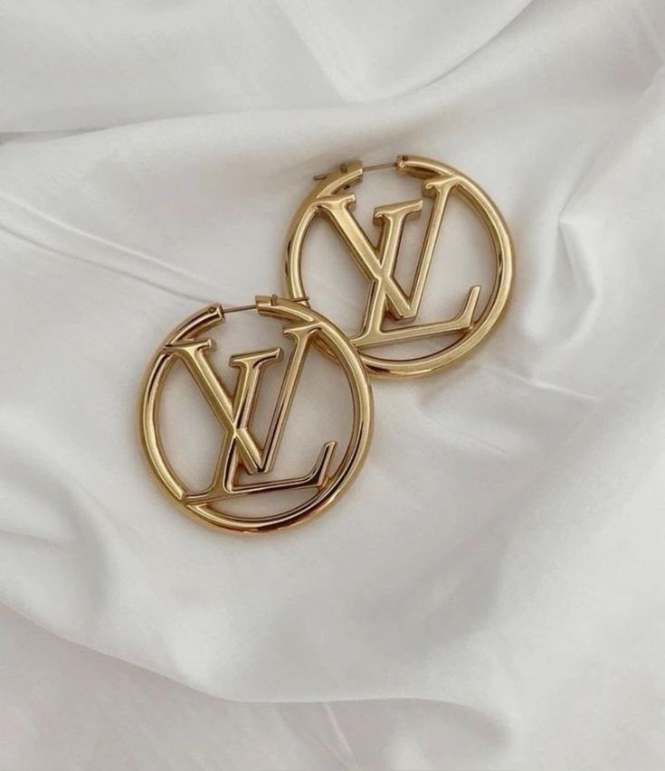 Plain Golden Louis Vuitton hoops (pre order)