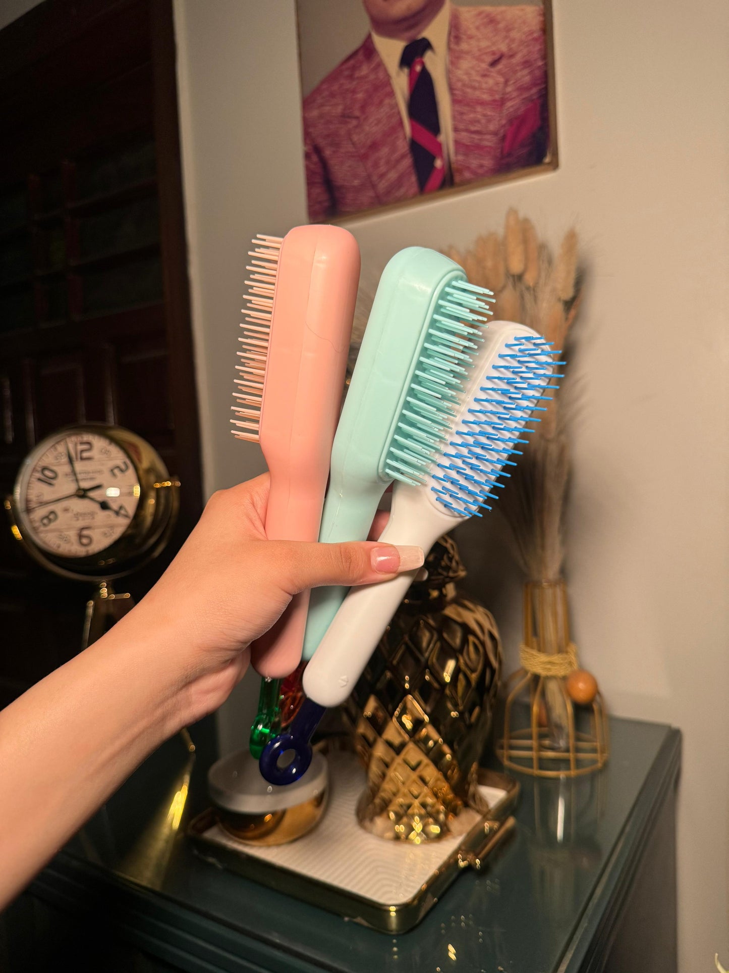 Portable hair brush