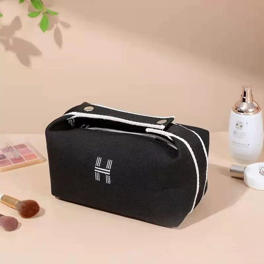 Hermes Black with white zipper pouch (immediate delivery available)