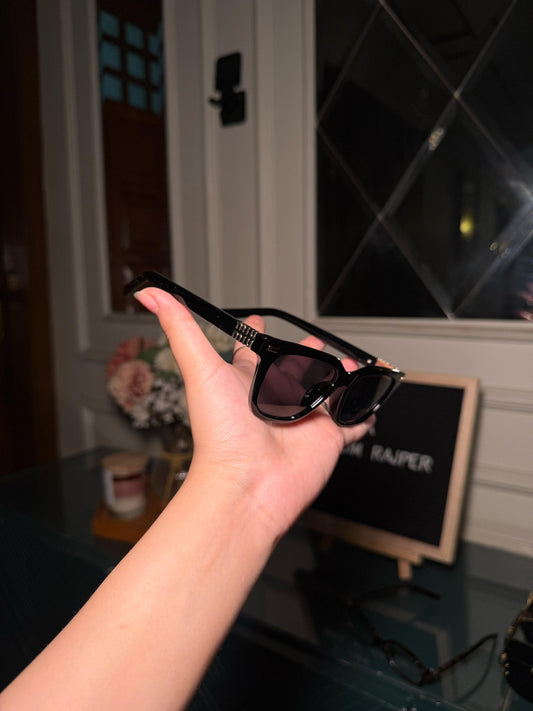 Miu miu balck shade glimpse glasses available for immediate delivery