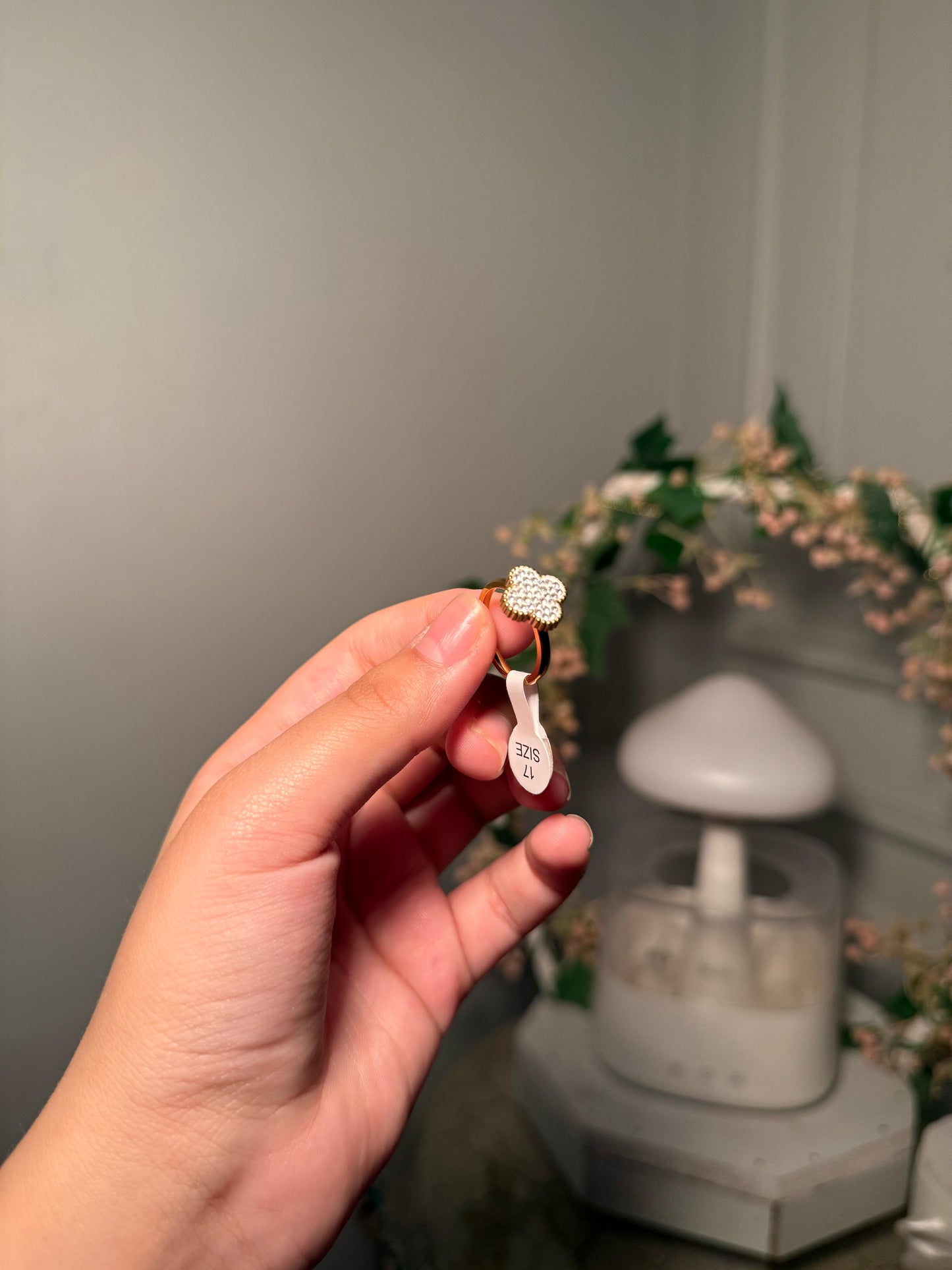 White vancleef ring
